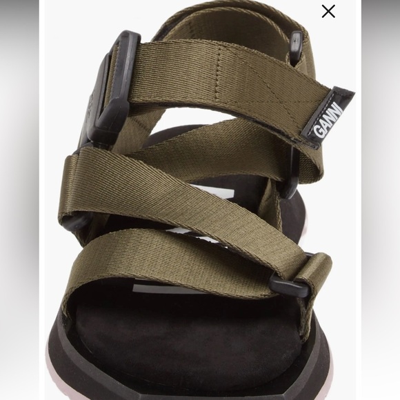 New in box Ganni Performance Webbing Strappy
Sport Sandal (Women)Grosgrain
Sz 39 - Picture 4 of 6
